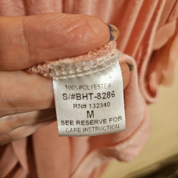 Ruffled Sleevless Blouse - Picture 4 of 7